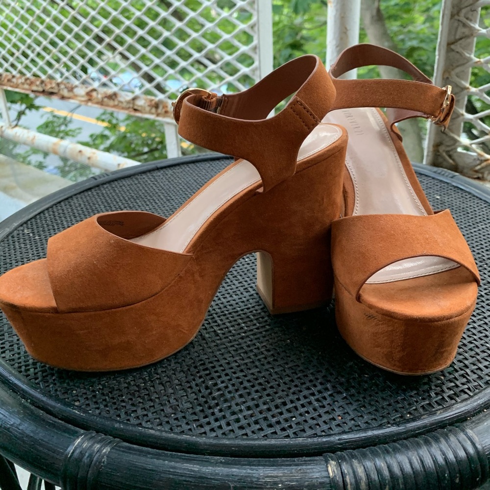 Forever 21 faux suede open toe platform block heel